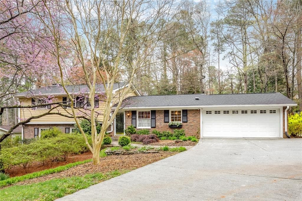 1634 Chateau Drive, Dunwoody, GA 30338 — most recent listing photo