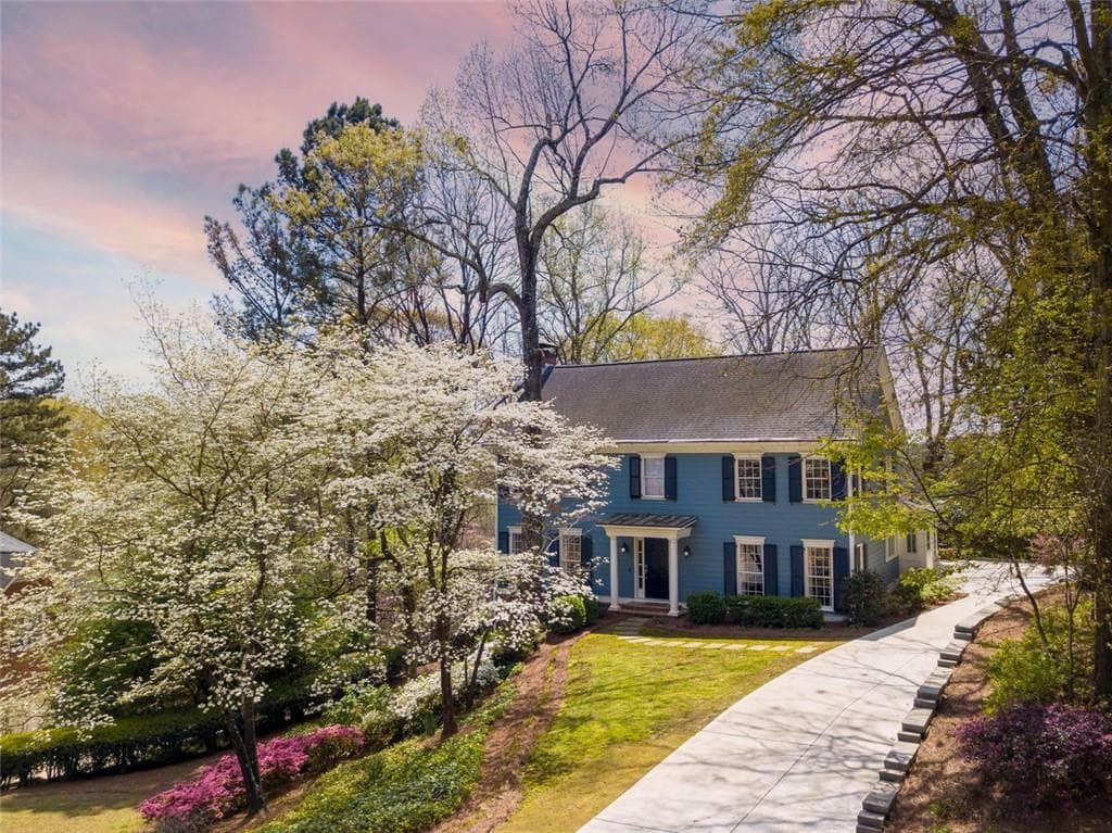 5 bedroom, 5 bathroom, 4,237 sq ft single family residence sold at 2928 VININGS FOREST Way, Atlanta, GA 30339