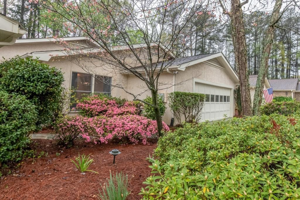 4317 Village Oaks Lane, Dunwoody, GA 30338 — most recent listing photo