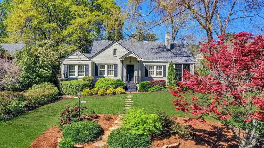 3 bedroom, 3 bathroom, 3,078 sq ft single family residence sold at 2880 Alpine Road, Atlanta, GA 30305