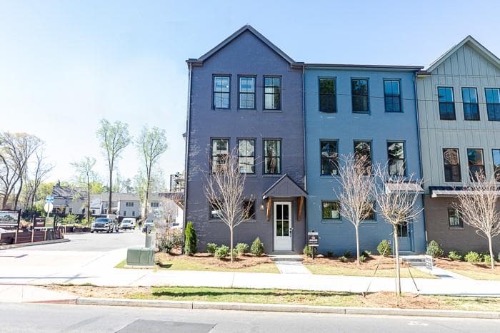 116 Chestnut Circle 14, Atlanta, GA 30342 — most recent listing photo