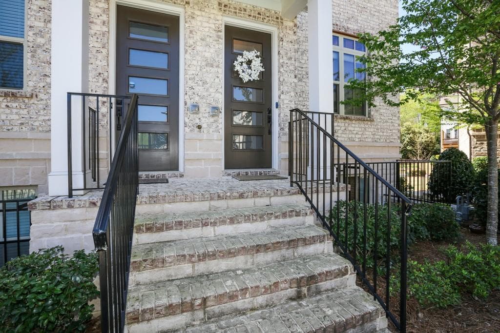 4231 Deming Circle, Sandy Springs, GA 30342 — most recent listing photo