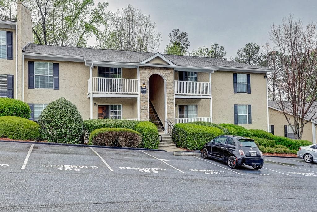 2 bedroom, 2 bathroom, 980 sq ft condominium sold at 3140 Seven Pines Court 306, Atlanta, GA 30339