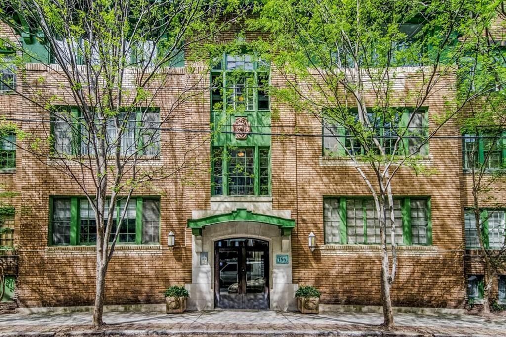 3 bedroom, 3 bathroom, 2,495 sq ft condominium sold at 156 7th Street 7, Atlanta, GA 30308