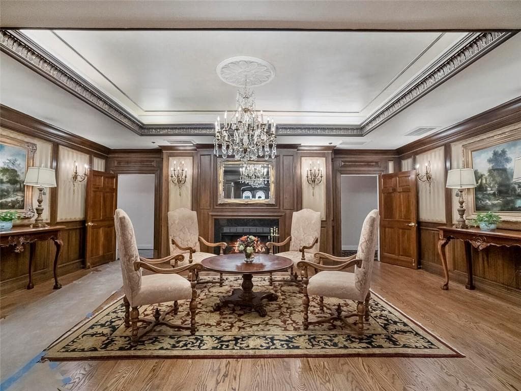 2 bedroom, 3 bathroom, 1,798 sq ft condominium sold at 2865 Lenox Road 409, Atlanta, GA 30324