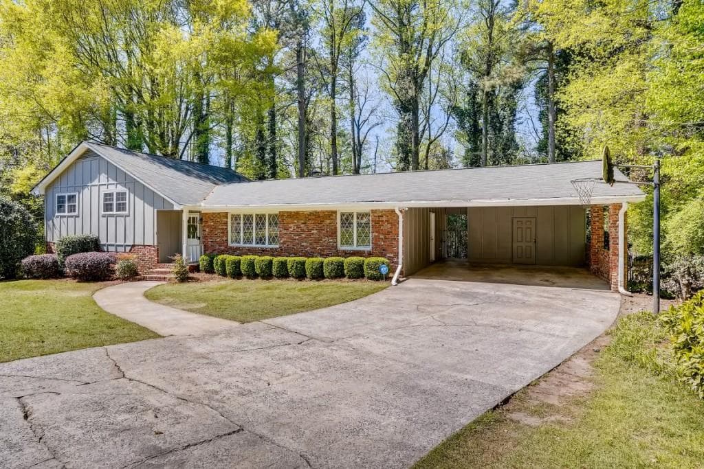 5780 Kayron Drive, Atlanta, GA 30328 — most recent listing photo