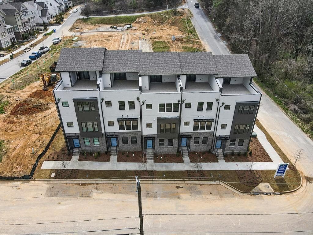 3 bedroom, 5 bathroom, 2,694 sq ft townhouse sold at 1345 Fairmont Avenue 18, Atlanta, GA 30318
