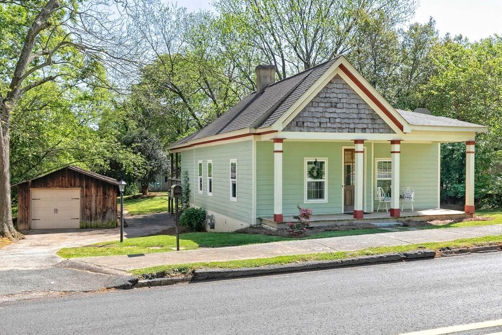 426 E Dixie Avenue, Marietta, GA 30060 — most recent listing photo