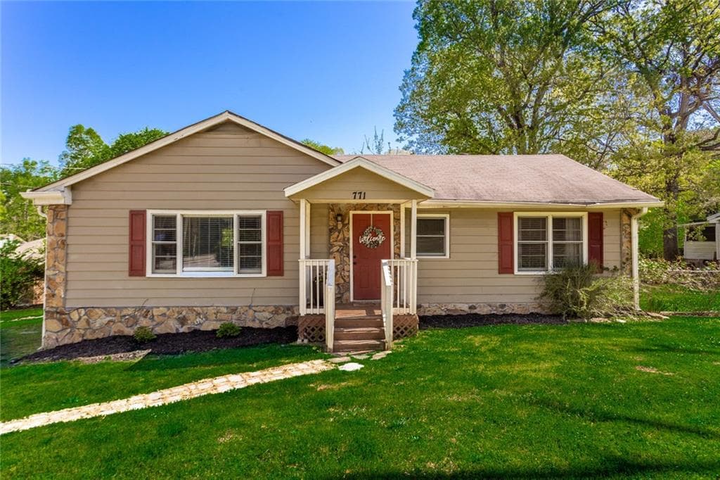 3 bedroom, 2 bathroom, 1,176 sq ft single family residence sold at 771 Chamberlain Circle, Marietta, GA 30008