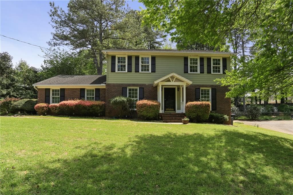 425 Stonebridge Drive, Roswell, GA 30075 — most recent listing photo