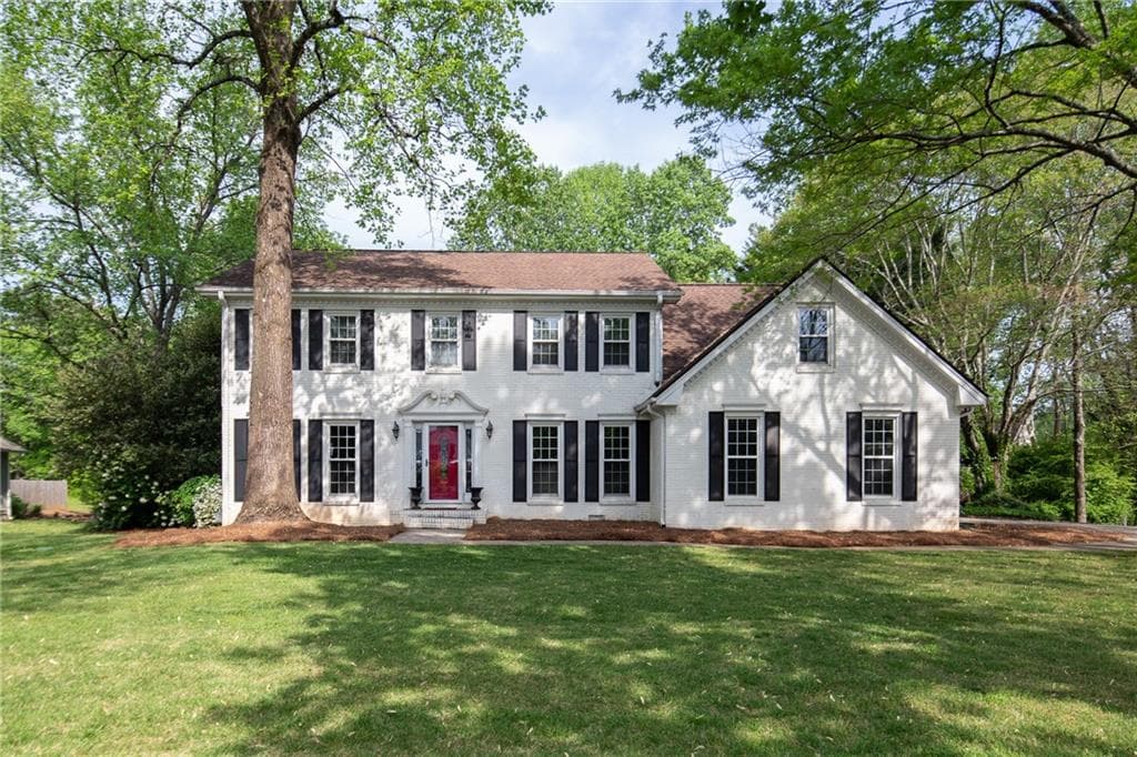 6 bedroom, 3 bathroom, 3,295 sq ft single family residence sold at 11810 Hardscrabble Trail, Roswell, GA 30075