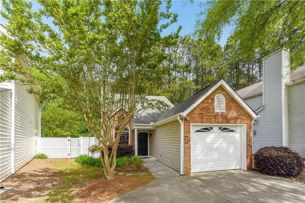 720 Crossbridge Alley, Alpharetta, GA 30022 — most recent listing photo