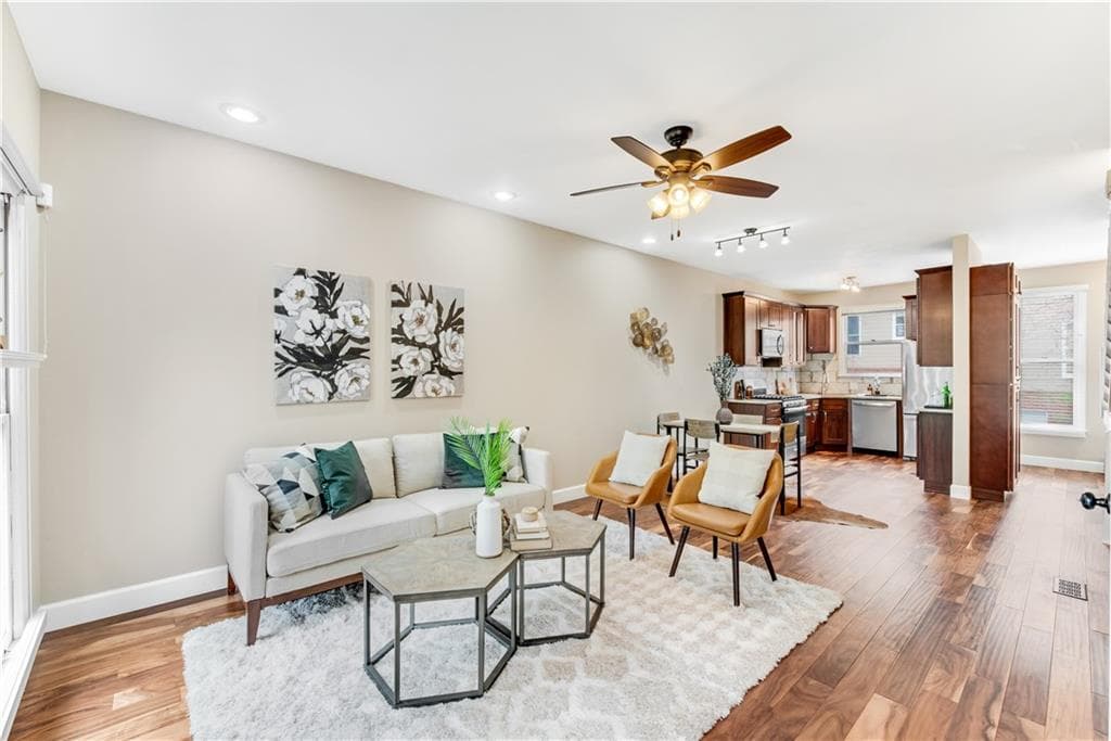 2 bedroom, 2 bathroom, 1,024 sq ft townhouse sold at 666 Park Village Drive, Atlanta, GA 30306