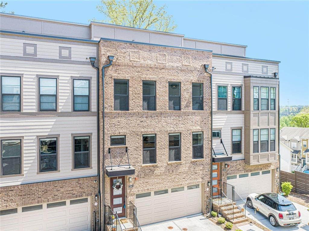 4 bedroom, 5 bathroom, 3,062 sq ft townhouse sold at 1041 Brandsford Street, Atlanta, GA 30318