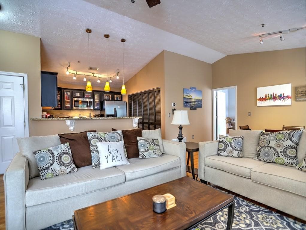 1393 Keys Crossing Drive, Brookhaven, GA 30319 — most recent listing photo