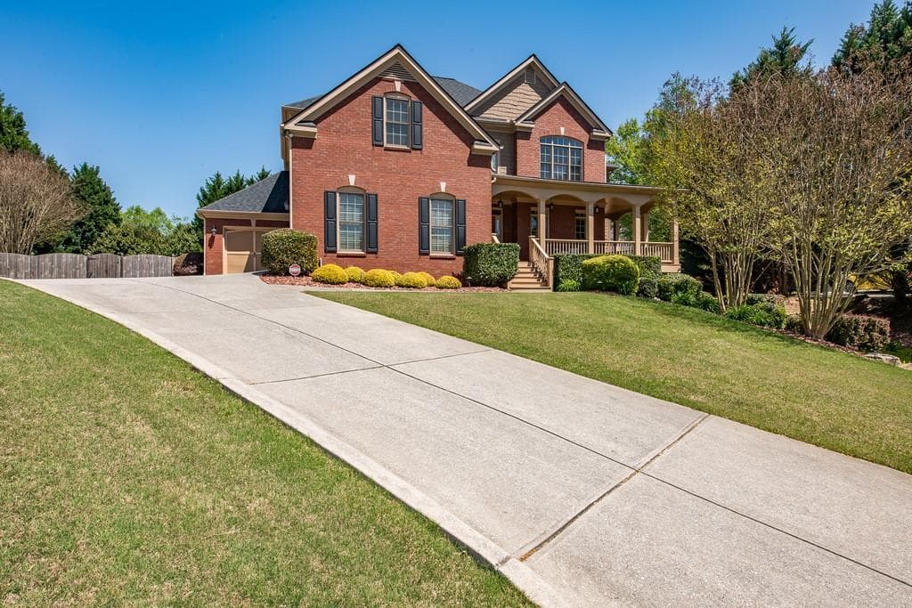 5 bedroom, 4 bathroom, 3,891 sq ft single family residence sold at 1185 Beebe Lane, Marietta, GA 30064