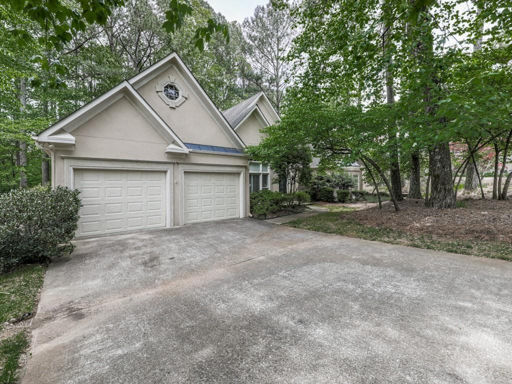 3 bedroom, 2 bathroom, 2,431 sq ft single family residence sold at 3194 Eagle Watch Drive, Woodstock, GA 30189