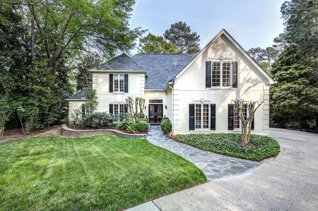5 bedroom, 6 bathroom, 6,138 sq ft single family residence sold at 3884 Fairfax Court, Atlanta, GA 30339