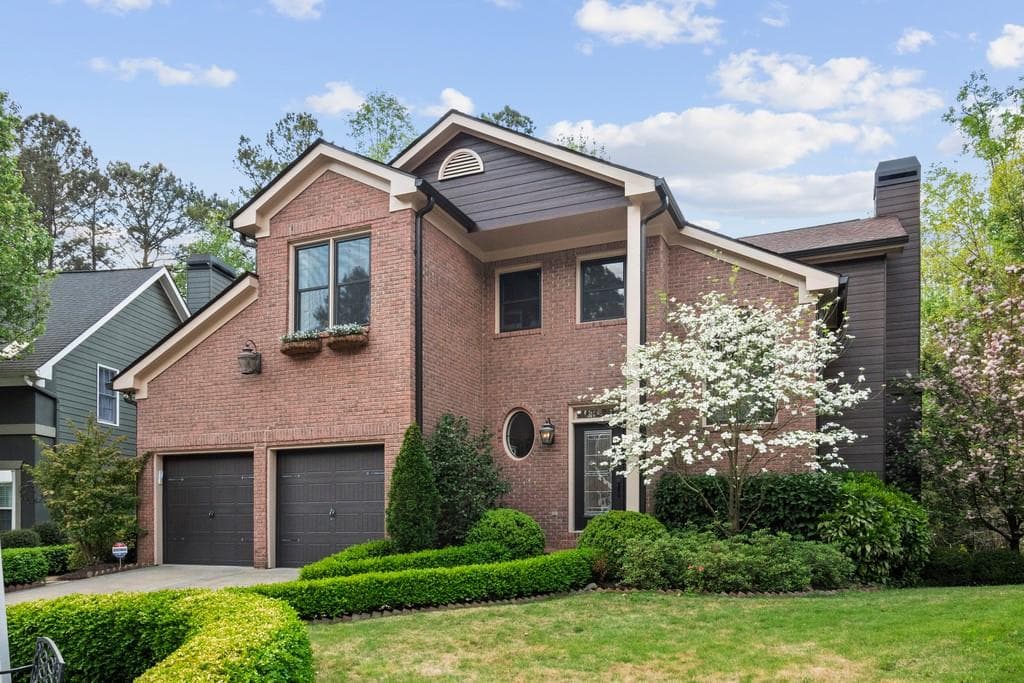 4 bedroom, 4 bathroom, 2,587 sq ft single family residence sold at 1548 Laurel Park Circle, Atlanta, GA 30329