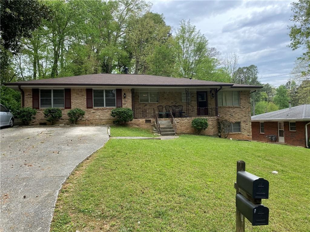 6 bedroom, 4 bathroom, 2,526 sq ft single family residence sold at 2147 Arlington Avenue, Atlanta, GA 30324