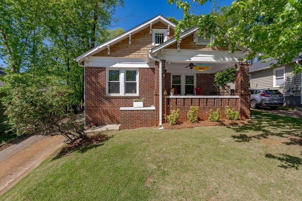 3 bedroom, 2 bathroom, 1,651 sq ft single family residence sold at 466 Robinson Avenue, Atlanta, GA 30315