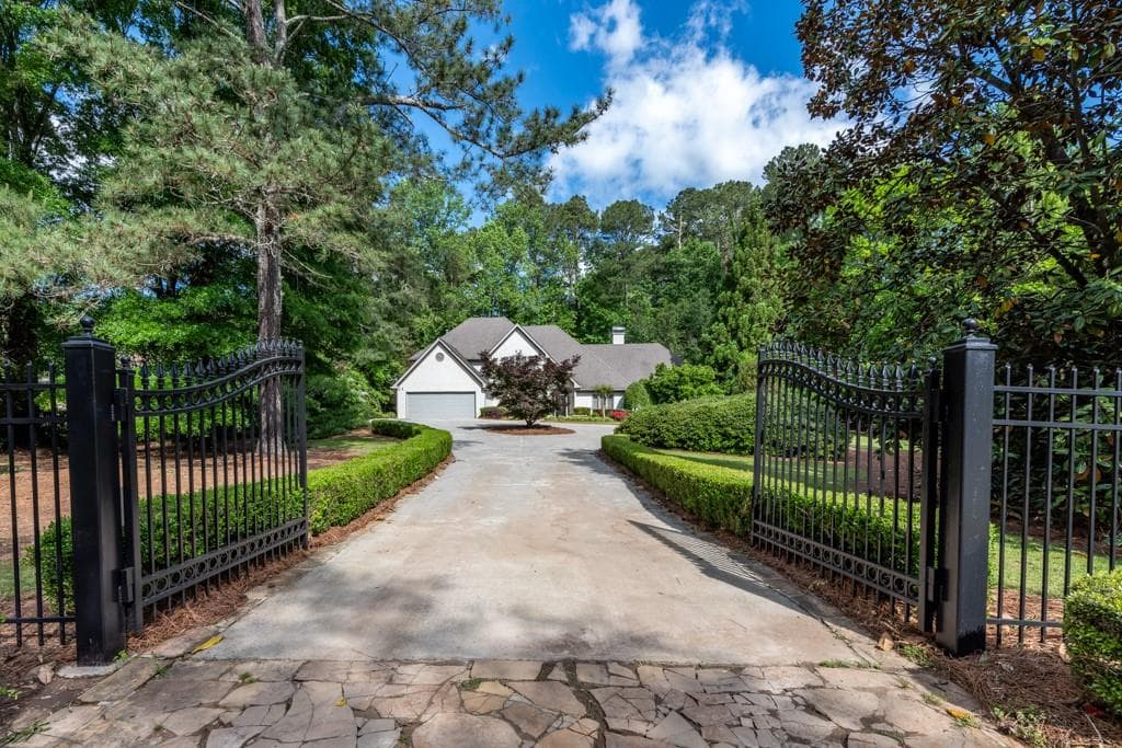 4623 Columns Drive, Marietta, GA 30067 — most recent listing photo