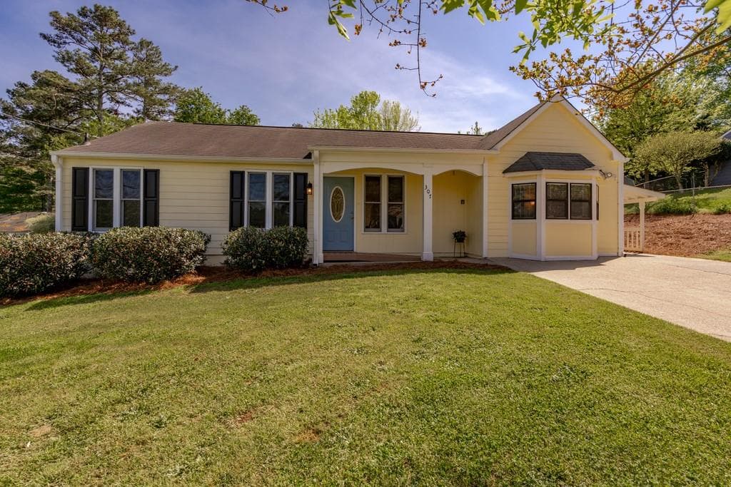 3 bedroom, 2 bathroom, 1,184 sq ft single family residence sold at 307 Knollwood Lane, Woodstock, GA 30188