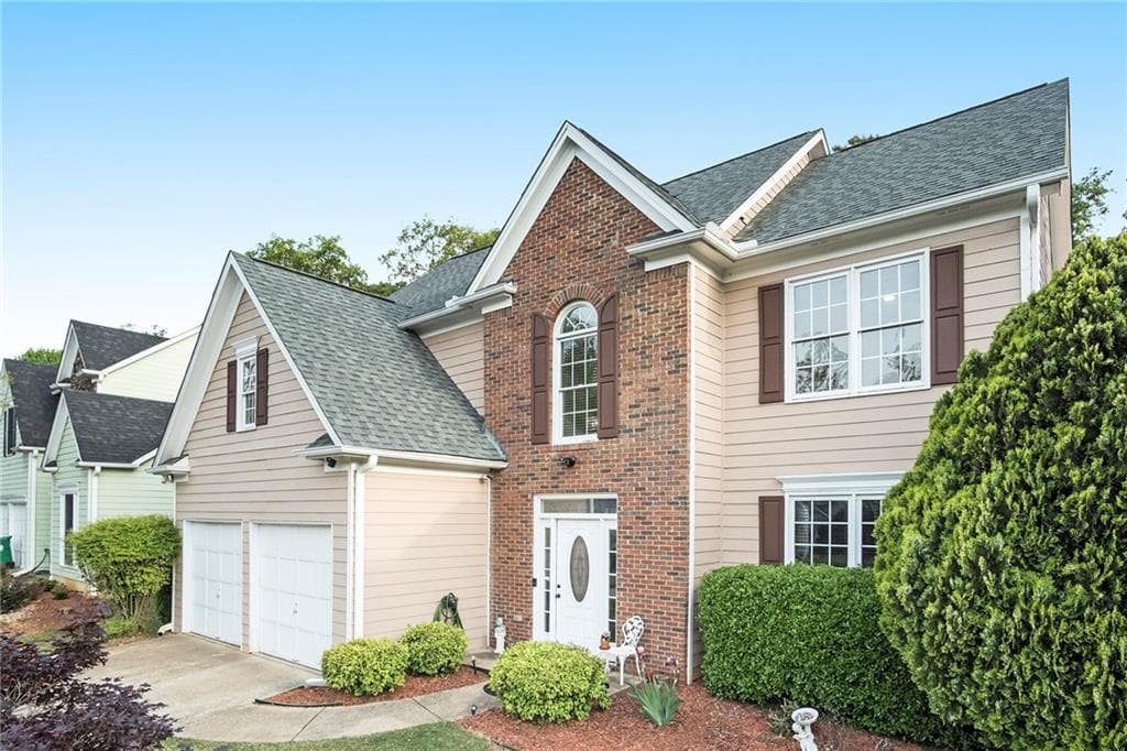 4 bedroom, 3 bathroom, 2,200 sq ft single family residence sold at 4004 Brockett Walk, Tucker, GA 30084