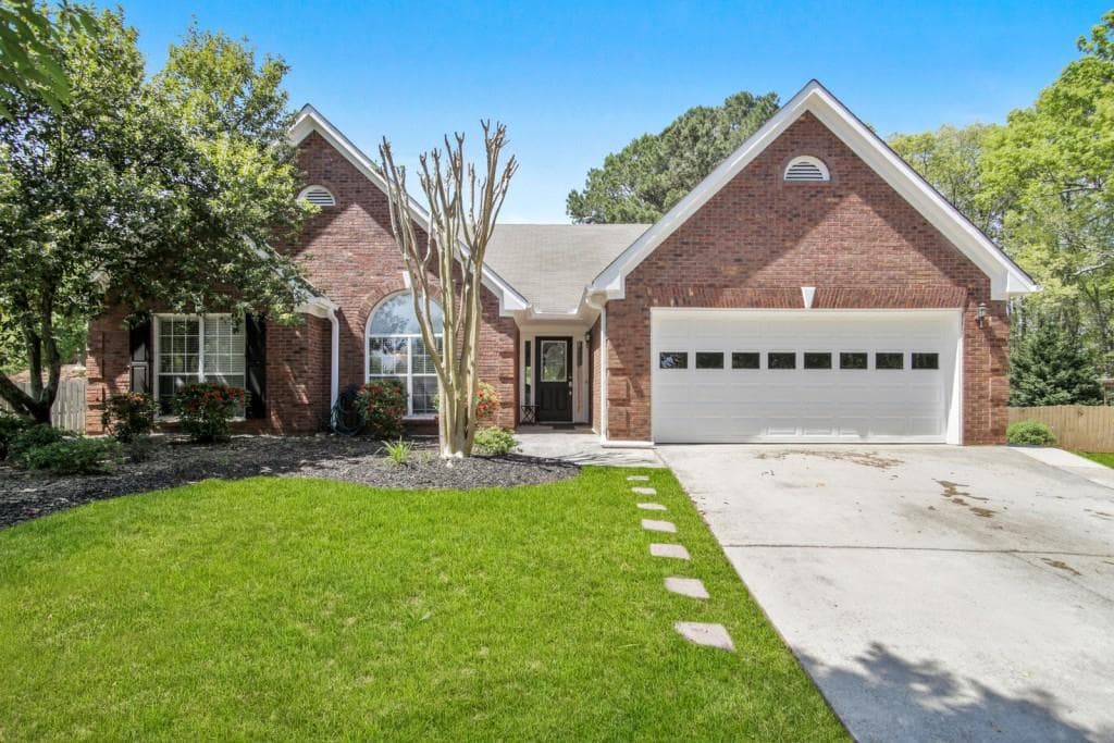 3 bedroom, 2 bathroom, 2,006 sq ft single family residence sold at 20 Saint Aurics Drive, Suwanee, GA 30024