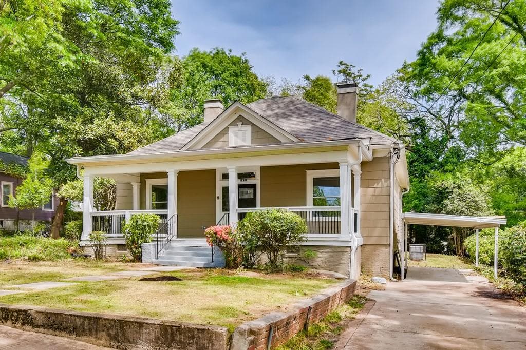 3 bedroom, 2 bathroom, 1,576 sq ft single family residence sold at 1470 Desoto Avenue, Atlanta, GA 30310
