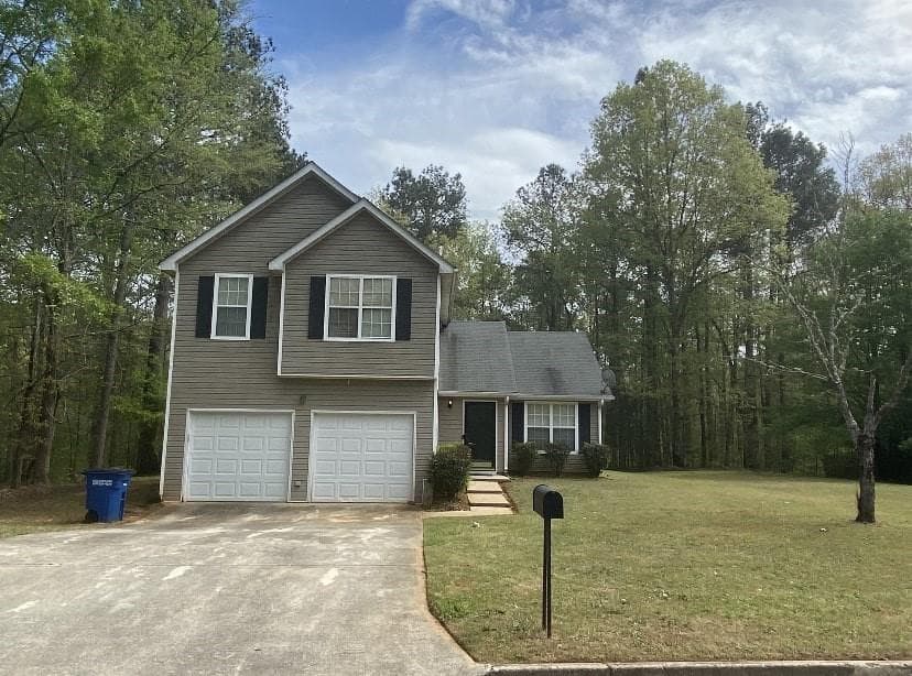 3 bedroom, 3 bathroom, 1,684 sq ft single family residence sold at 3179 Lower Creek Drive, Douglasville, GA 30135