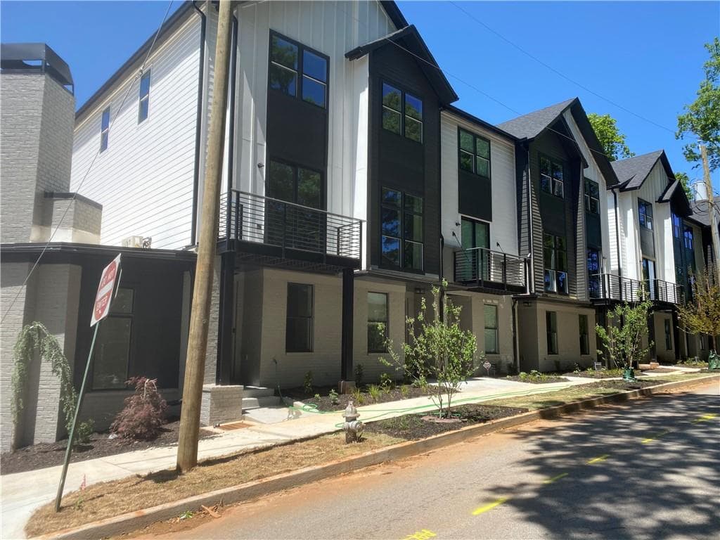 3 bedroom, 3 bathroom, 1,634 sq ft townhouse sold at 1350 May Avenue 7, Atlanta, GA 30316