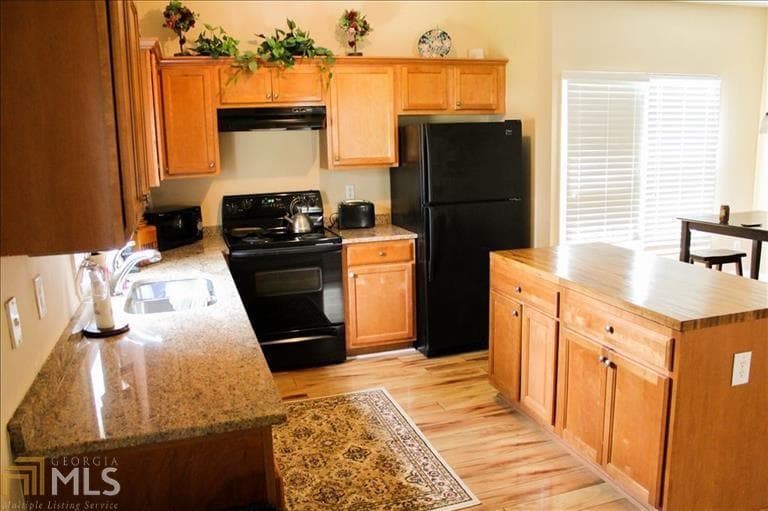 3 bedroom, 3 bathroom, 1,465 sq ft single family residence sold at 830 Pryor Street, Atlanta, GA 30315