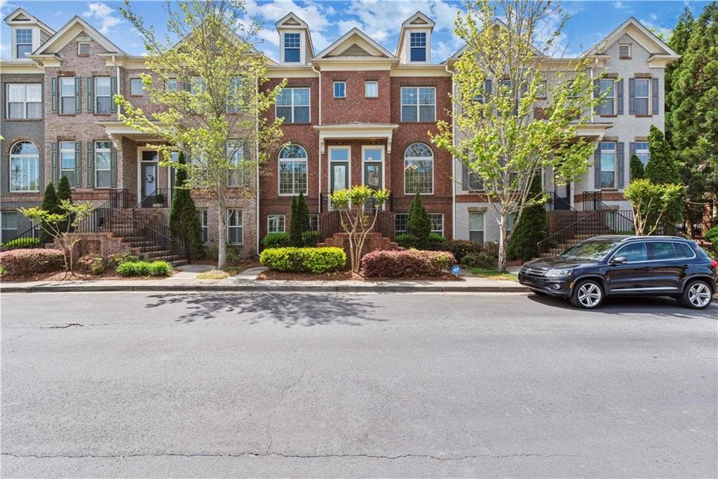 3 bedroom, 4 bathroom, 1,869 sq ft townhouse sold at 2606 Greythorne Trl NE, Atlanta, GA 30329