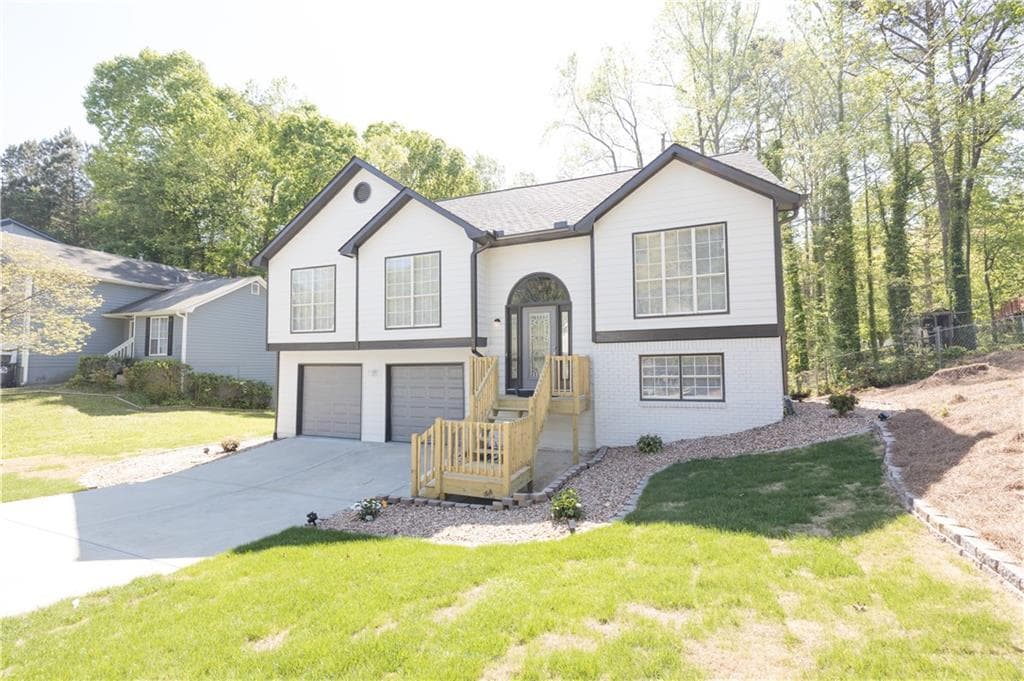 5574 Princeton Oaks Lane, Sugar Hill, GA 30518 — most recent listing photo