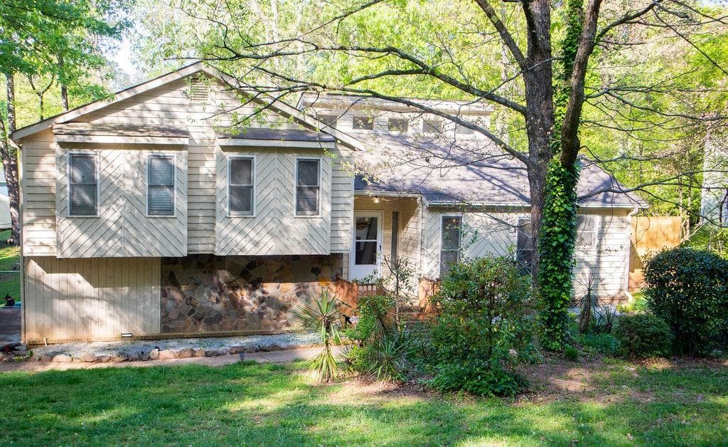 3007 Sanibel Drive, Stone Mountain, GA 30087 — most recent listing photo