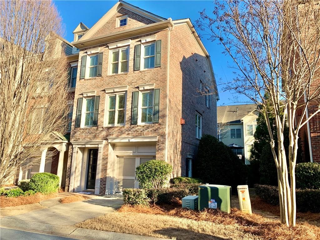 2 bedroom, 3 bathroom, 1,960 sq ft townhouse sold at 11181 Calypso Drive 9, Alpharetta, GA 30009