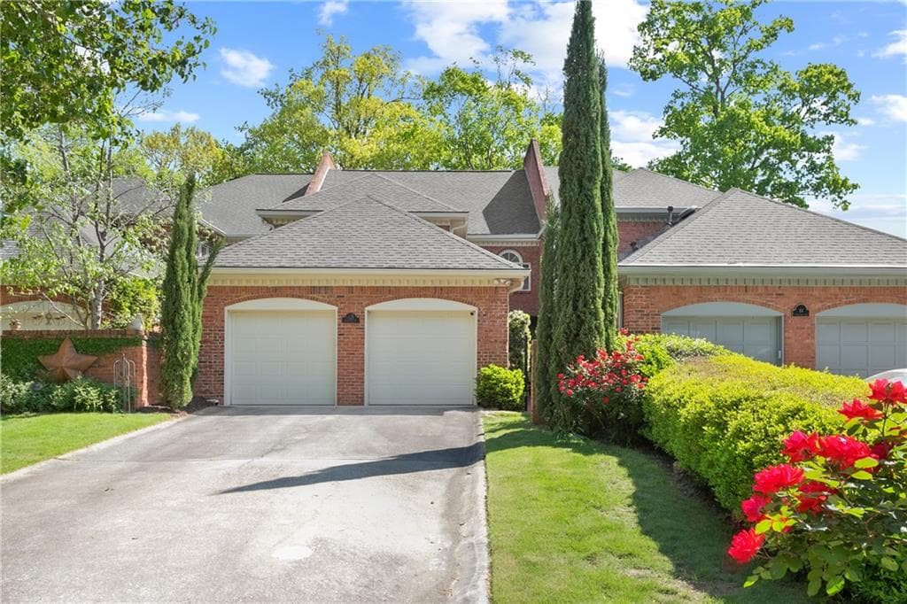 3 bedroom, 3 bathroom, 2,736 sq ft townhouse sold at 13 Gaberonne Court, Atlanta, GA 30324