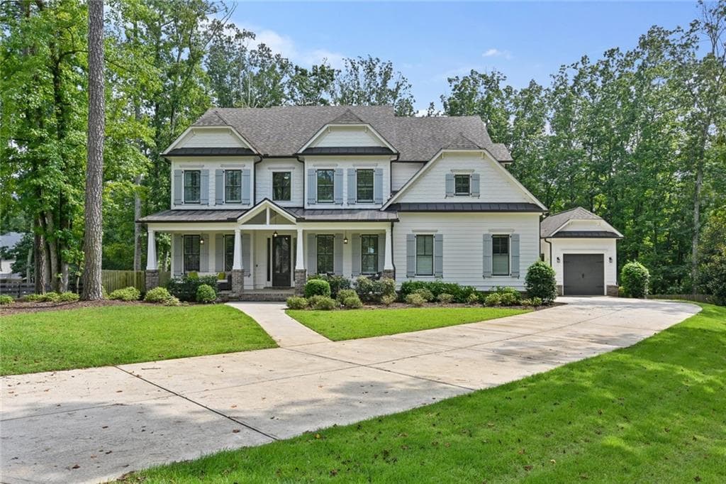 6 bedroom, 5 bathroom, 4,100 sq ft single family residence sold at 13040 Lum Crowe, Roswell, GA 30075