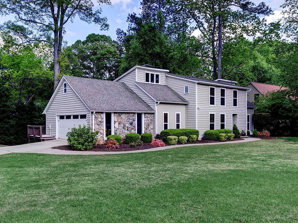 4910 Surrey Drive, Roswell, GA 30075 — most recent listing photo