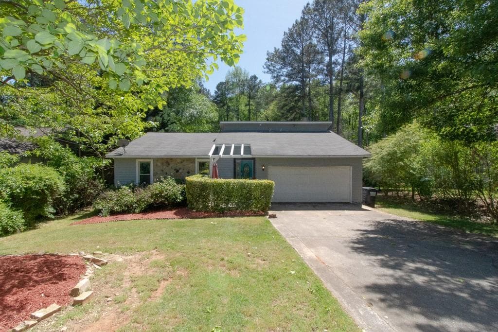 3 bedroom, 2 bathroom, 1,668 sq ft single family residence sold at 2485 Rosedale Rd, Snellville, GA 30078