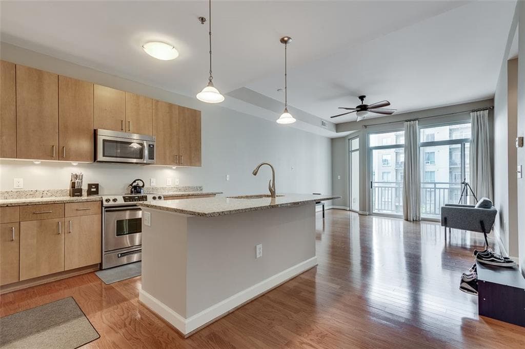 1 bedroom, 2 bathroom, 901 sq ft condominium sold at 711 COSMOPOLITAN Drive 324, Atlanta, GA 30324