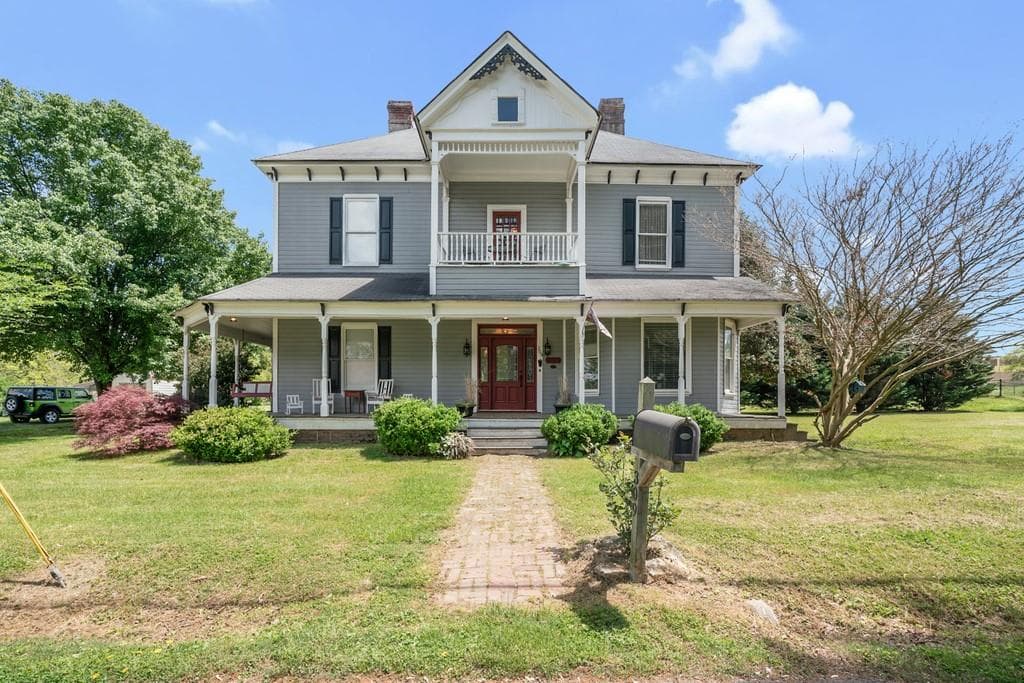 5 bedroom, 3 bathroom, 3,872 sq ft single family residence sold at 309 S Main Street, Adairsville, GA 30103