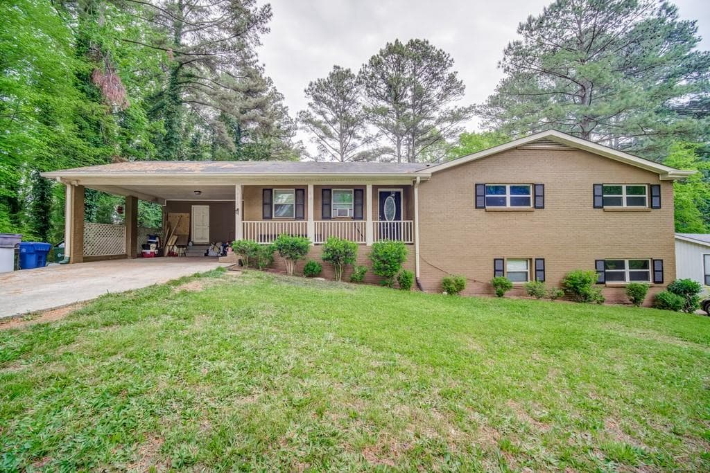 7 bedroom, 4 bathroom, 2,160 sq ft single family residence sold at 1135 Apollo Drive, Atlanta, GA 30331