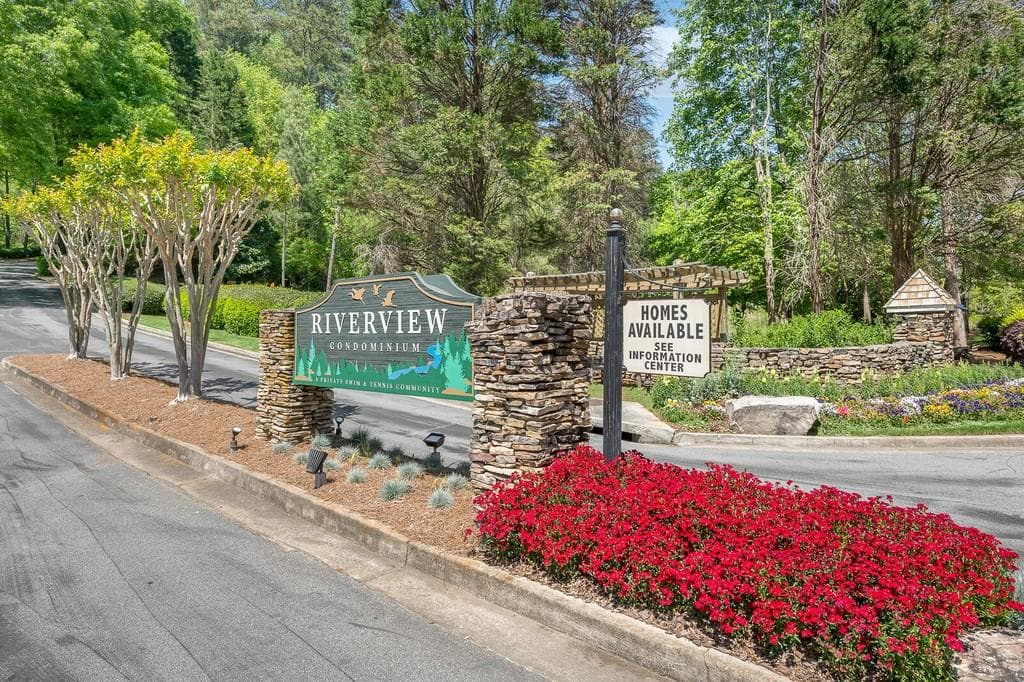1901 SE Riverview Drive, Marietta, GA 30067 — most recent listing photo