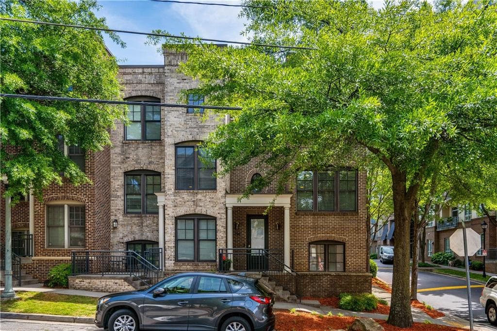 3 bedroom, 4 bathroom, 1,838 sq ft townhouse sold at 700 Cosmopolitan Drive, Atlanta, GA 30324