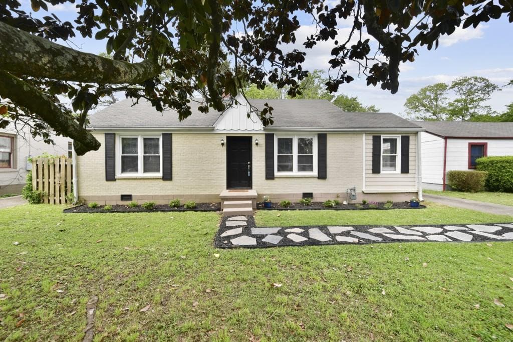 2 bedroom, 1 bathroom, 1,262 sq ft single family residence sold at 1686 Newton Avenue, Atlanta, GA 30316