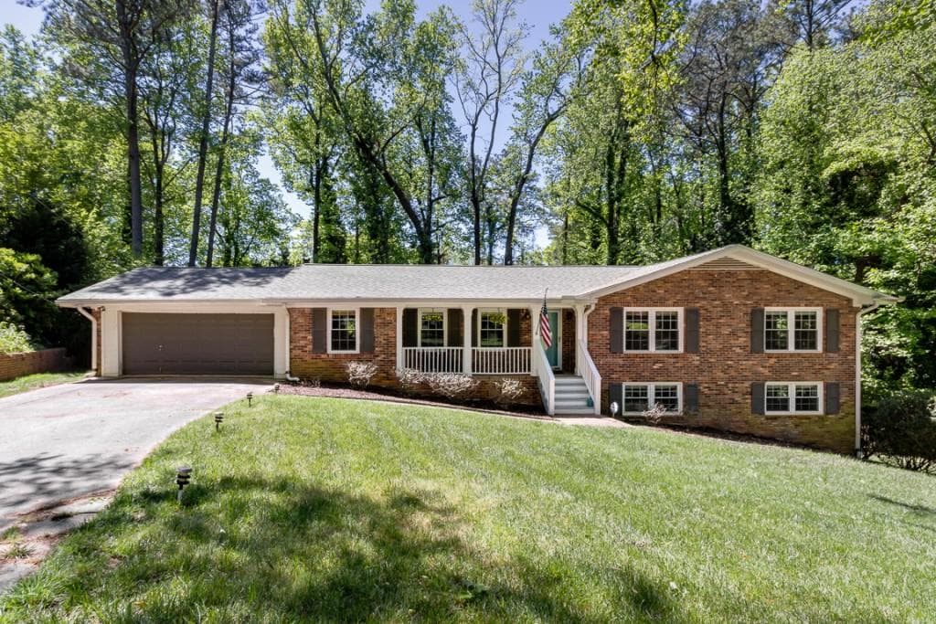 4351 E Kings Point Circle, Dunwoody, GA 30338 — most recent listing photo