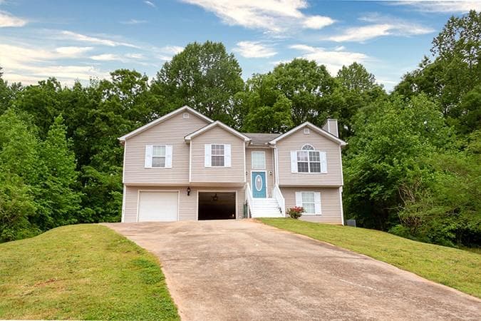 3879 Chase Drive, Gainesville, GA 30507 — most recent listing photo