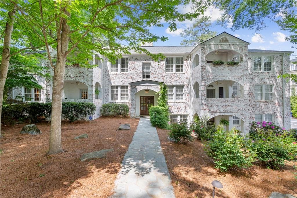 77 Peachtree Memorial Drive 2, Atlanta, GA 30309 — most recent listing photo